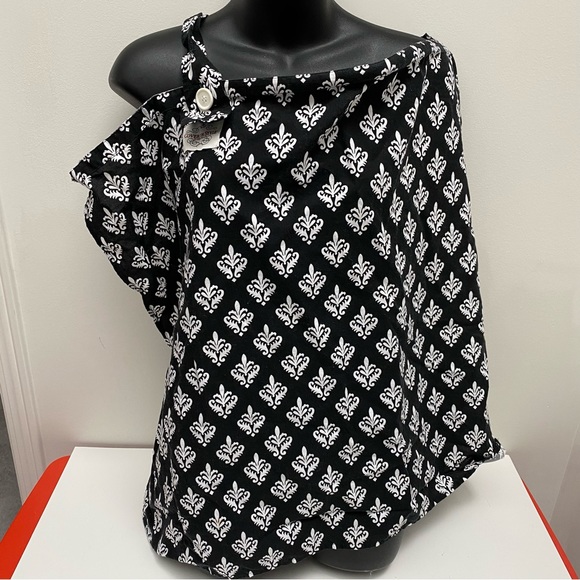 Bebe au Lait Nursing Cover in Black and White Damask Pattern - Picture 1 of 10